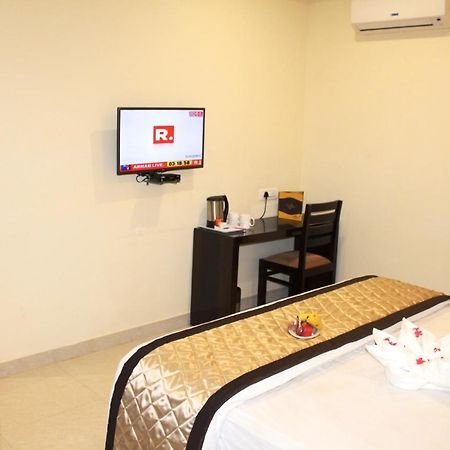 Citrus Hotel Ghaziabad Exterior foto